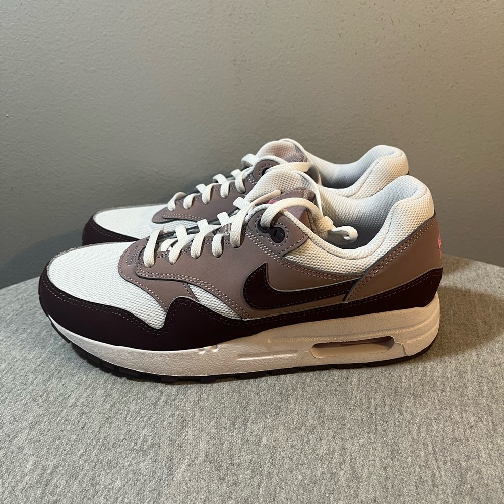 Nike Air Max 1 (GS) LT Violet Ore Burgundy Crush Size 7Y/Women's 8.5 DZ3307-112 - Picture 4 of 11